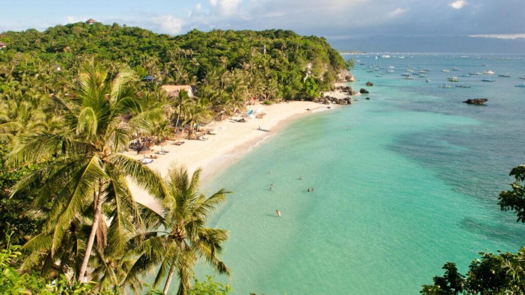 Tourism share to PH economy hits 8.9% in 2024